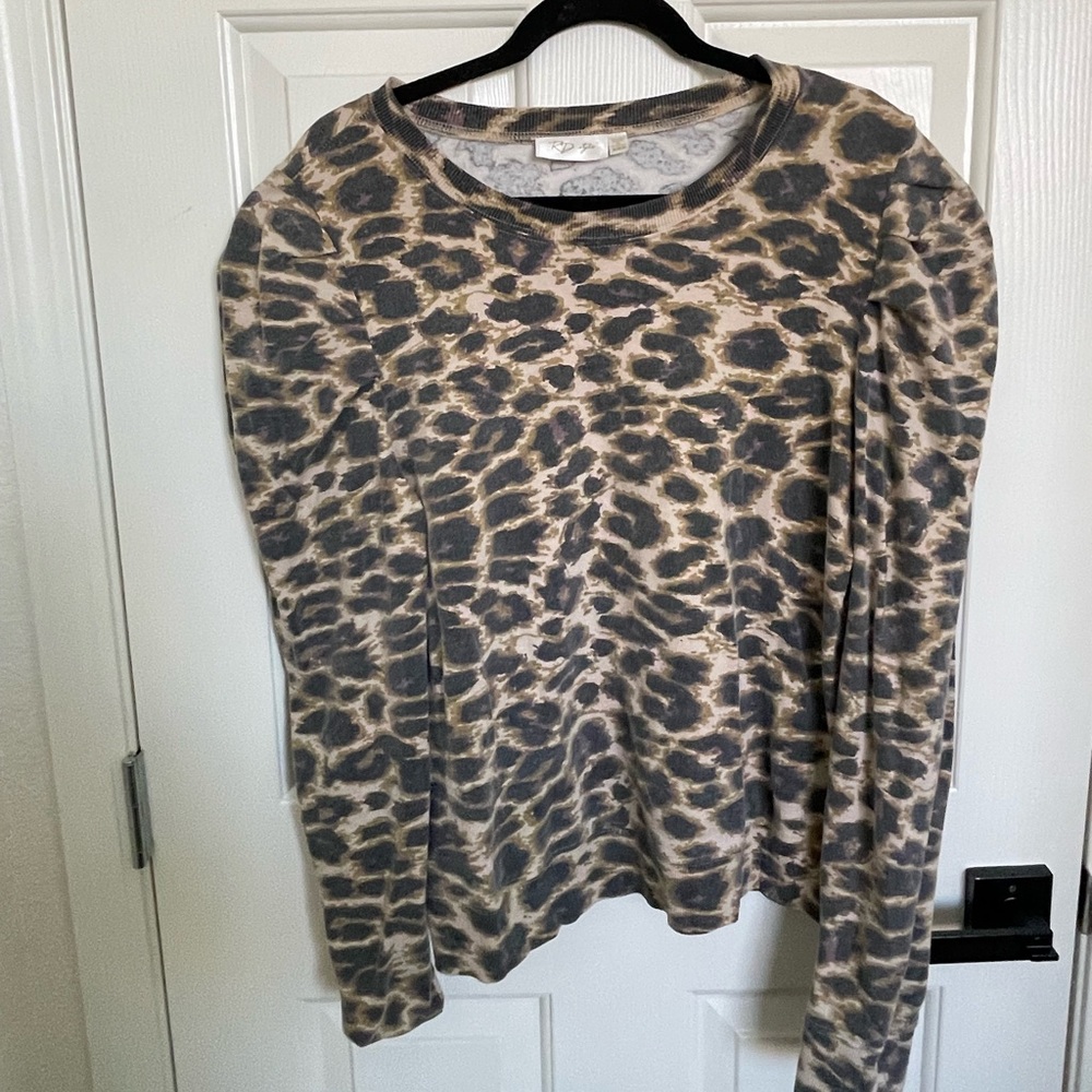 Leopard long sleeve top